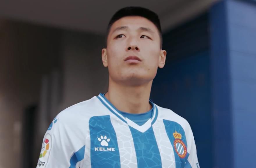 尽管阿劳霍可能和巴萨在原有直至2026年的合约上再续约。